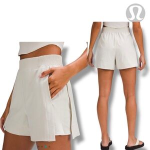 Lululemon Stretch Woven Relaxed-Fit High-Rise Short 4"